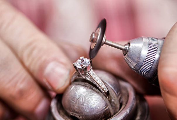 Cremation-diamonds-from-ashes