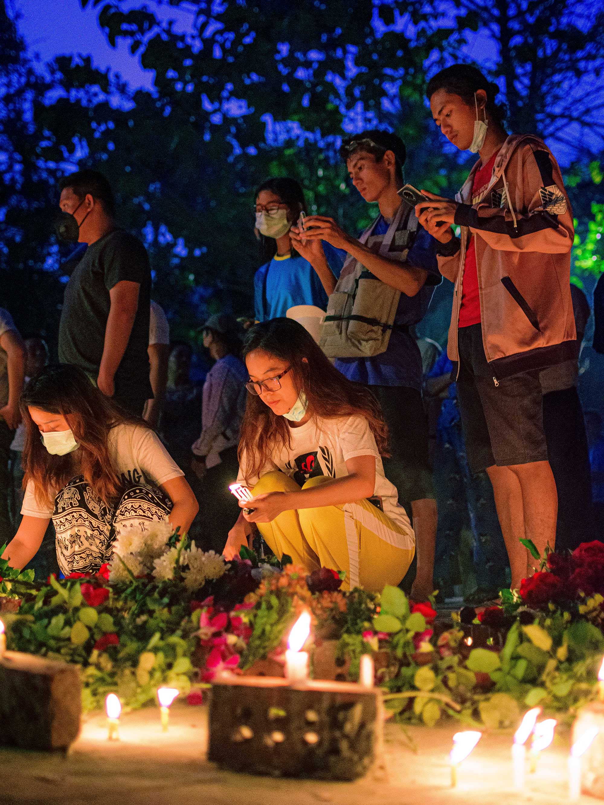 commemorate-deceased-under-the-tree