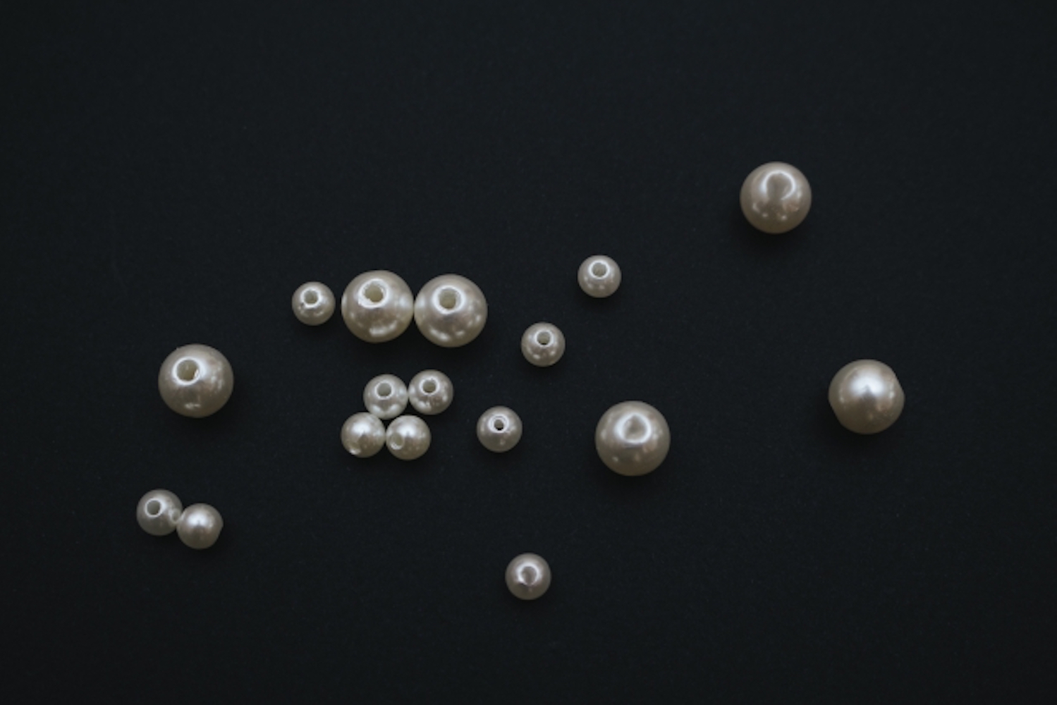 養殖真珠と同じ工程を経て遺骨から作られた真珠（写真はイメージです）