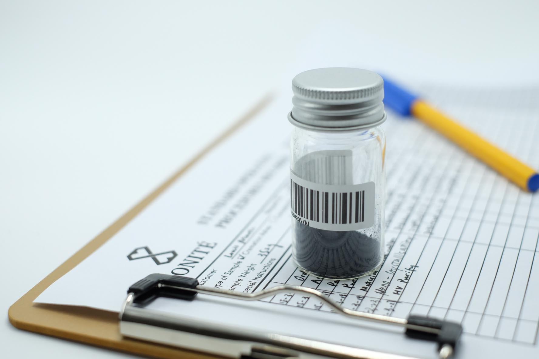 The origin colour of LONITÉ cremation diamond from ashes is amber yellow